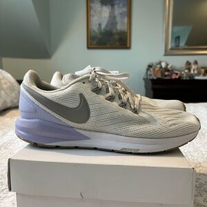 Nike Air Zoom Structure 22